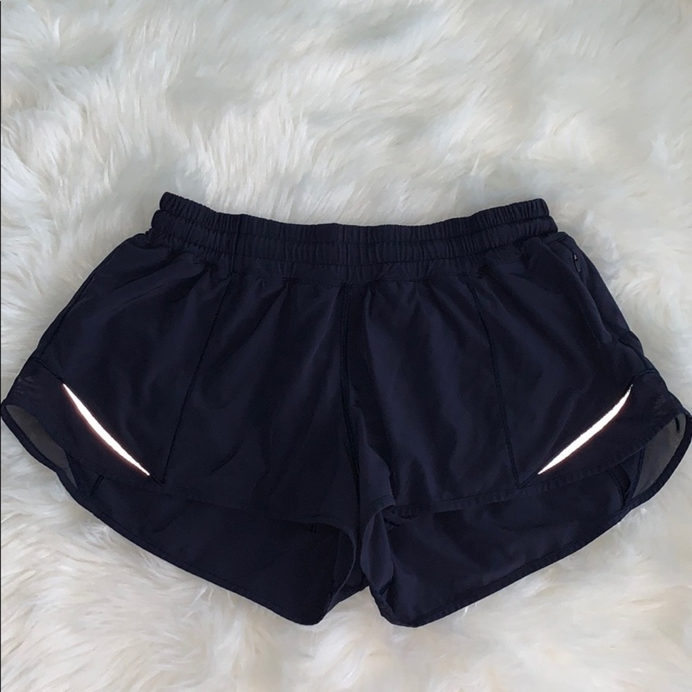 LULULEMON HOTTY HOT SHORTS 2.5”